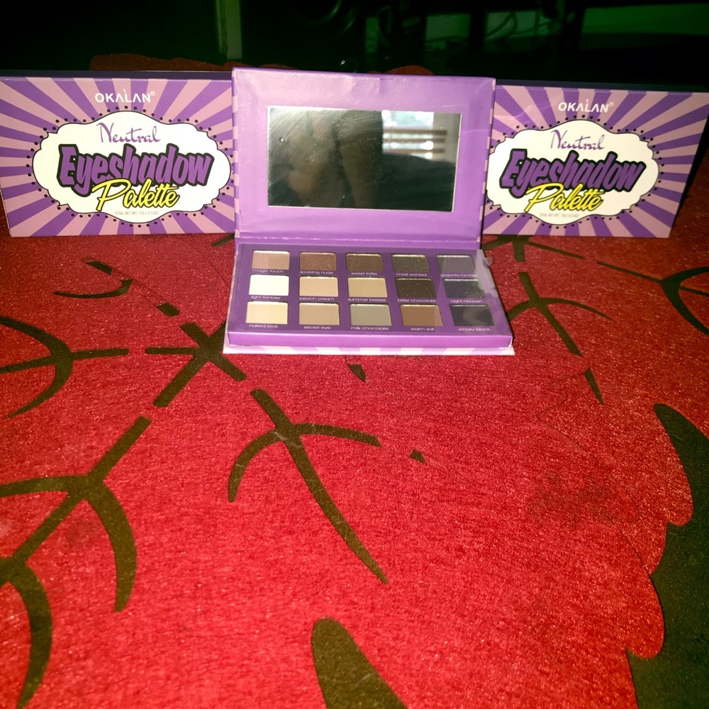 Makeup - Picture 2 of 2
